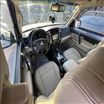 Mitsubishi Pajero Full option - Image 7